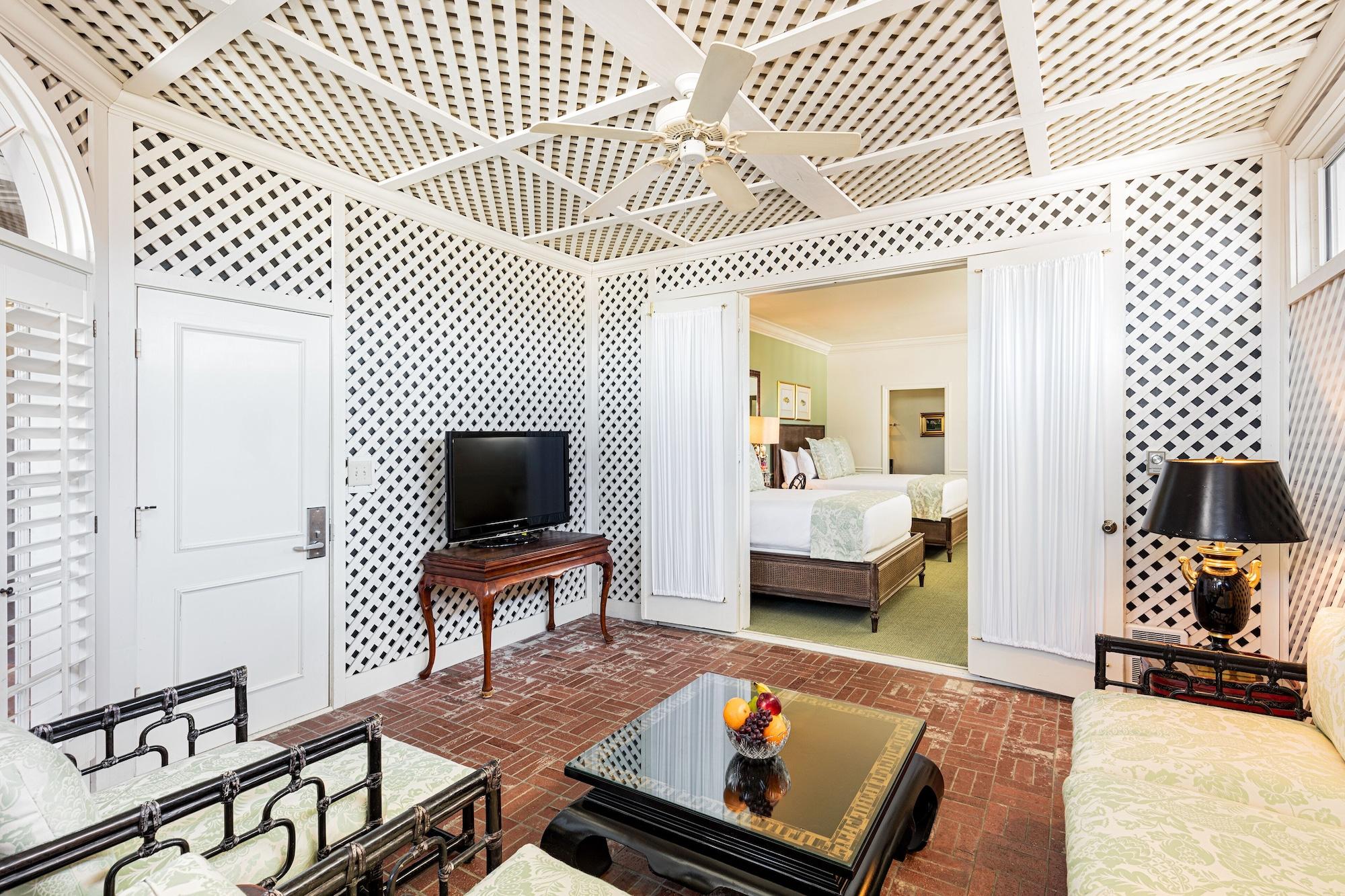 Hotel Pine -